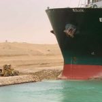 【海運】スエズ運河で大型コンテナ船が座礁、世界的な物流の要衝ふさぐ