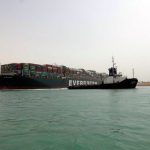 【速報】スエズ運河、座礁していたコンテナ船　離礁に成功
