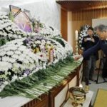 【韓国】元慰安婦の葬儀で菊を献花した文大統領、「日本皇室の象徴だ」と批判浴びる＝ネット　「菊も桜も無くせと？」　