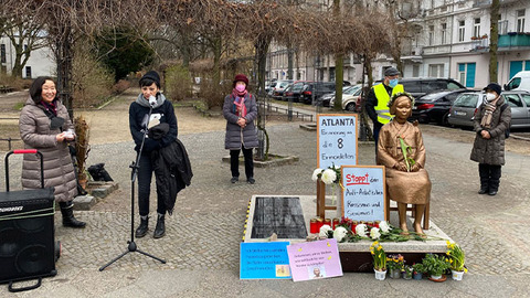 【ヘイト国家韓国】 ベルリン慰安婦像の前で「人種差別をやめろ！」　アトランタ銃撃事件を追悼