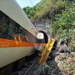 【速報】台湾脱線事故、少なくとも36人が死亡。車輛がトンネルに突っ込み救助難航