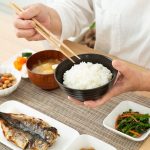 1日3食は食べ過ぎ？　81％の人が3食だが…　