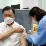 【韓国】「文在寅が接種のワクチンは何社製か」韓国民が大統領に疑心暗鬼