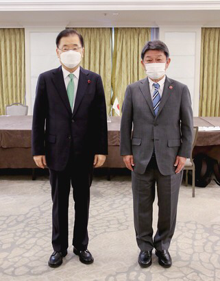【中央日報】韓国外交部長に２０分会った日本外相、汚染水の反発にむしろ懸念表明