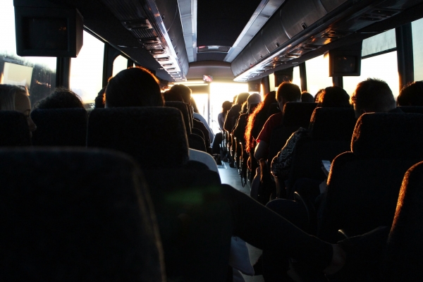 路線バス運転手「スクールバスだと3年間思い込んでいた」　客が全て降りたら途中で運行を放棄ｗ