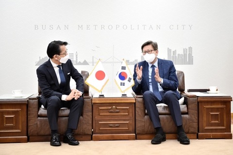【バ韓国】釜山市長、放射性物質処理に微生物活用を＝日本総領事に提案 丸山総領事 領事館前に「少女像」が設置されていることについて懸念