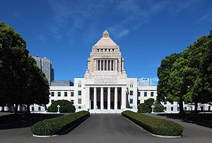 改憲勢力３分の２ 自民、公明、日本維新の会に、与党系無所属を加えた改憲勢力で３分の２の３１０議席獲得が確実となった。