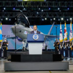 【プラモ】韓国型戦闘機ＫＦ－２１のミステリー…文大統領が見た後再び分解
