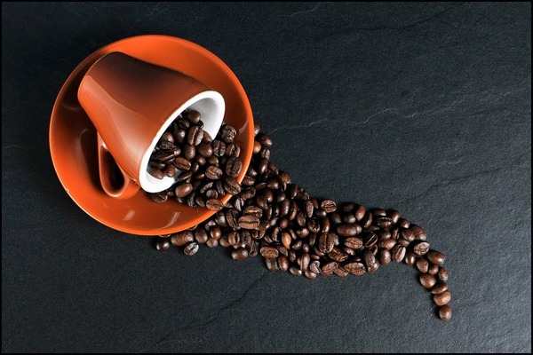 【画像】とあるコーヒー店が『コーヒーに砂糖を入れる』を極限までオシャレにした結果が凄い！！
