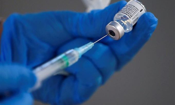 オックスフォード大学教授「ワクチンは重症化を防ぐのに有効だが、感染そのものを完全に防ぐわけではない」