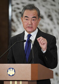 中国外相「北朝鮮への制裁緩和を」　非核化優先の米牽制