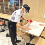 93歳のマック店員「働くことが好き」　週4日、夜に5時間勤務