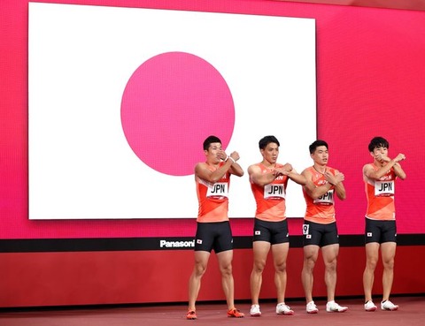 【東京五輪】中国「かめはめ波」ドイツは「ジョジョ立ち」男子400メートルリレー、最高すぎる入場を披露