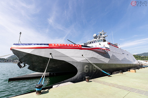 双胴船型とステルス性の高さがポイント 台湾の新鋭戦闘艦「塔江」就役