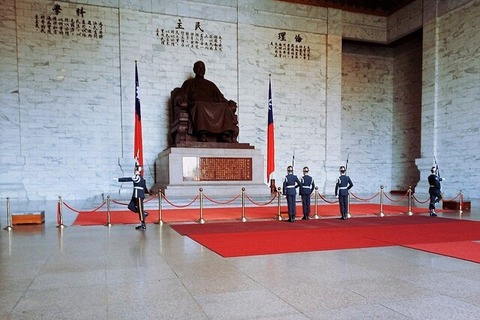 【台湾】蒋介石の銅像を撤去へ、国民党が反発「まるでタリバン」
