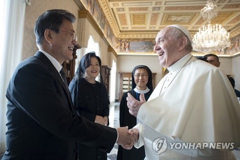 【文大統領】「次は朝鮮半島で」　ローマ教皇に北朝鮮訪問を再提案か