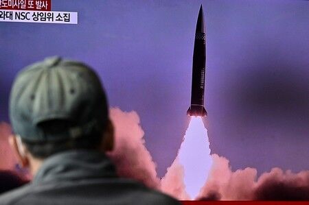 北朝鮮、ミサイル多様化図る　小型の新型ＳＬＢＭか