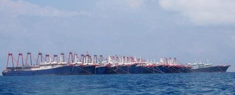 中国、フィリピン船を放水で妨害　南シナ海、外相が抗議