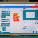小学校のプログラミング授業　ロボットを正七角形に動かす方法を試行錯誤
