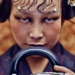 【中国】ディオールの「小さな目」の写真に批判、写真家が謝罪