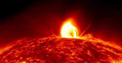 【宇宙】NASAの宇宙探査機が太陽コロナに到達　史上初