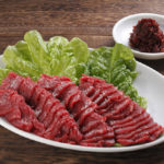 【韓国】「馬刺し」の起源は壬辰倭乱の時、生で食べた軍馬の肉～「日本人は動くものすべてを生で食べる」