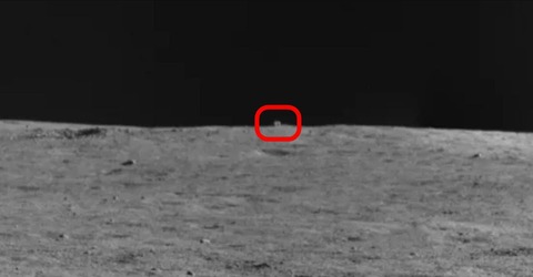 【天文】中国の月面探査車、月の地表で「謎のキューブ」を発見