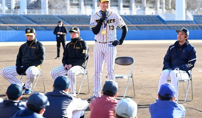 阪神岩崎らが静岡で野球教室「来年ここでいい報告ができるように」