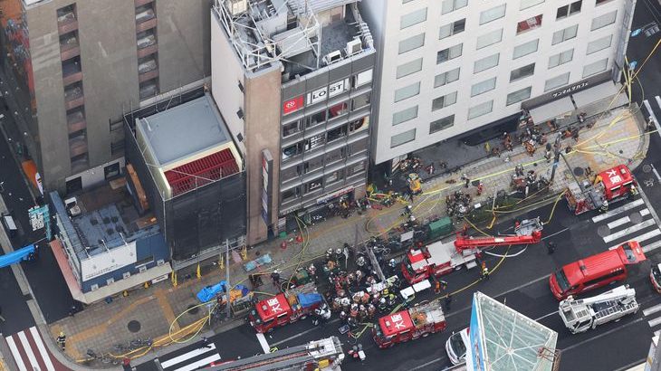 【大阪ビル火災】前日から計画・・・非常口の扉に外側から粘着テープで目張り。逃げ場をなくそうと前日に容疑者が貼ったとみて捜査