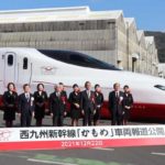 【画像有】西九州新幹線の車両公開。紅白のJR九州らしい仕様に。