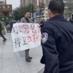 【速報】 中国、深センで 「習近平を倒す」と表現の自由をした男性、その場で逮捕される