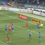 【GIF】南野タキさん…中国選手のFKを華麗に避けてしまうｗｗｗｗｗ