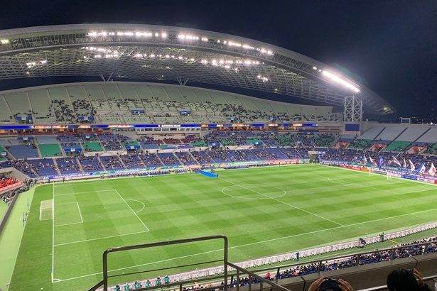 【画像】サッカー日本代表戦…スタジアムの様子がヤバいｗｗｗｗｗｗｗ