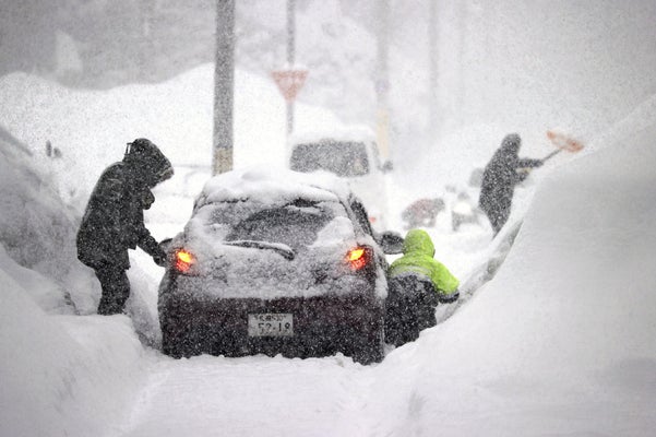 万年雪のイメージ有る札幌、24時間降雪量 過去最多60センチ　渋滞相次ぐ　屯田の通行止め情報も