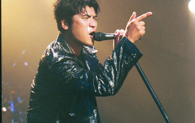 「カムカム」で「モニカ」流れ吉川晃司がトレンド入り「待つわ」などに続きまた80年代ヒット曲