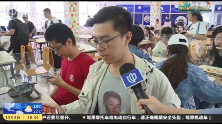 【画像】中国で放送事故　ある日本人の写真をプリントしたTシャツが映り人権問題にｗｗｗｗｗｗ