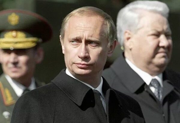 【画像】20年前のプーチン、クッソイケメンwwwwwwwwwwwwwwwwww