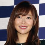 指原莉乃、ゆるふわヘアの私服姿が大不評「お金があってもセンスがない」