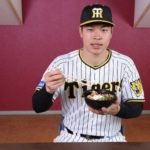 阪神　甲子園の選手コラボグルメに「サトテルのWチキン輝（テリ）ヤキ丼」など新たに8選手の新メニュー