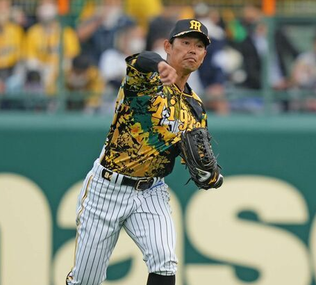 阪神・原口、今季初のベンチ入り　矢野監督「めちゃめちゃベンチで声を出してくれている」