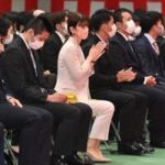 【芸能】スザンヌ　日本経済大の入学式出席　スーツ姿で笑顔「これから4年間私なりに頑張ります」