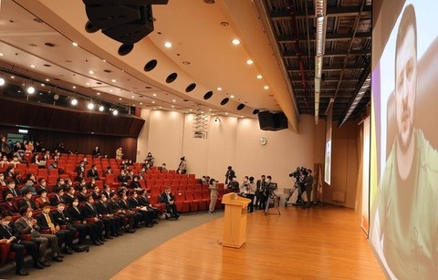 【韓国報道】「ゼレンスキー大統領の演説」会場満杯になった日米…やっと５０人の韓国国会が恥ずかしい