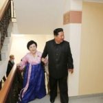 【北朝鮮】 正恩氏、看板アナに新居贈呈　平壌に住宅街竣工