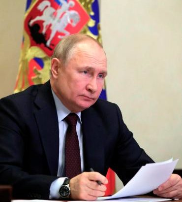 プーチン氏、米欧の長距離砲供与に警告 「これまで標的としていなかった対象を攻撃する」