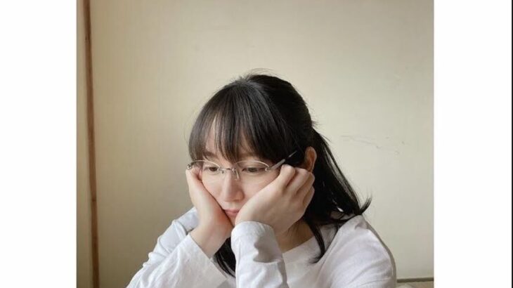 吉岡里帆、「ほんとキュート」なメガネショット披露で「女神」「メガネ姿めっちゃ好きです」