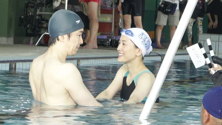 【映画】綾瀬はるか　水泳コーチ役のため競技水着で撮影　「9割はプール」