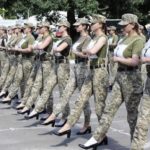 【画像】ウクライナ女性「戦うのは男だけじゃない！」→訓練する様子が30万いいねｗｗｗｗｗｗｗｗ