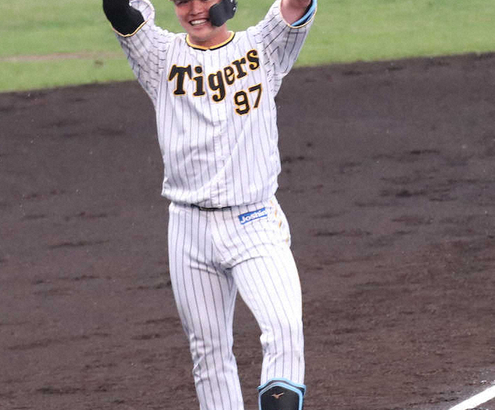 満塁男だ!!　阪神・小野寺、代打で走者一掃の三塁打！4月21日は満塁弾！！