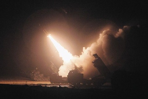 米韓、地対地ミサイルを8発発射　弾道ミサイル8発の北朝鮮けん制