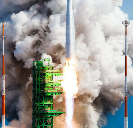 【朝日新聞】 韓国が第７の「ロケット保有国」に　国産「ヌリ」の打ち上げに成功
